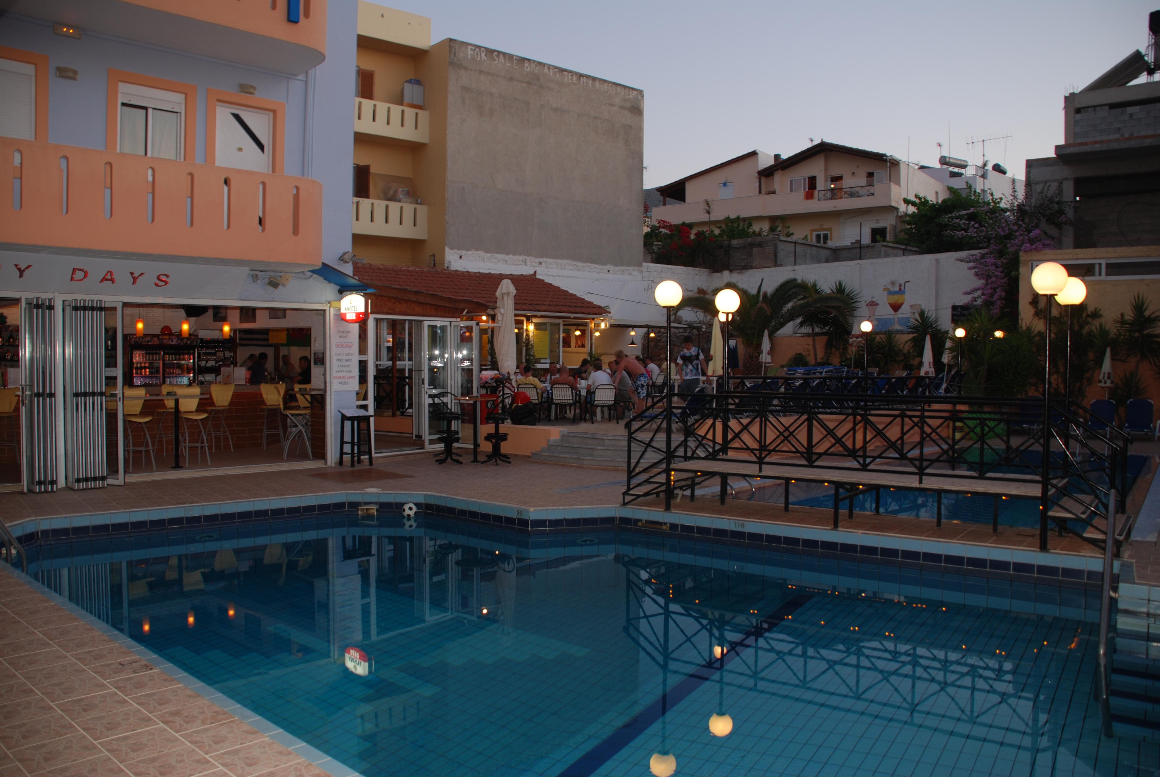 Happy Days Aparthotel Малиа Екстериор снимка